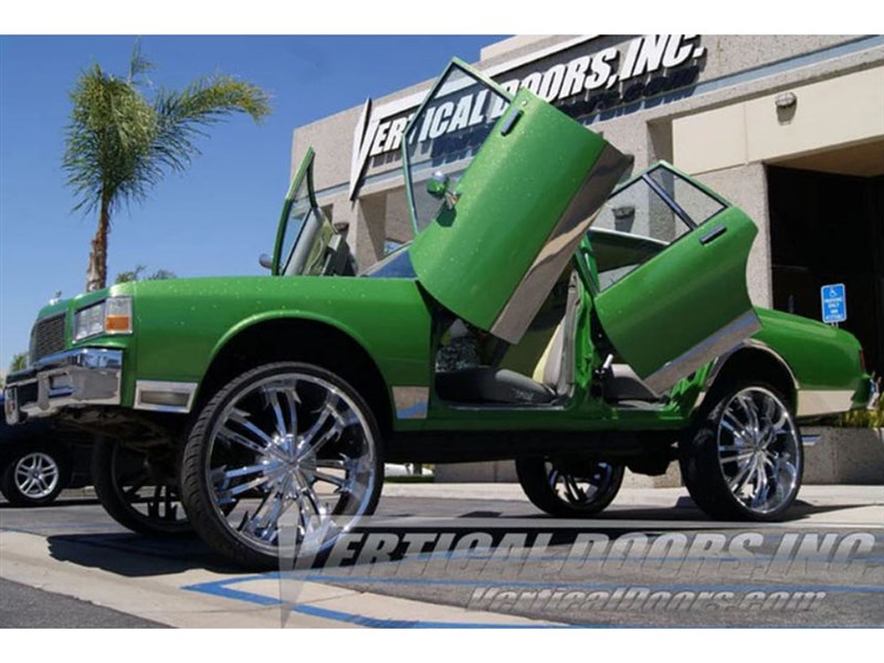Vertical Doors VDCCHEVYCAP7790 Lambo Vertical Door Kit for 1977-1990 Chevrolet Caprice