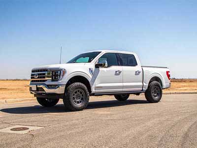 Cognito Motorsports 220-P1136 2.5" Leveling Kit with Elka 2.0 Ifp shocks for 2021-2023 Ford F150 4WD / Cognito Motorsports 220-P1136 Lift Kit